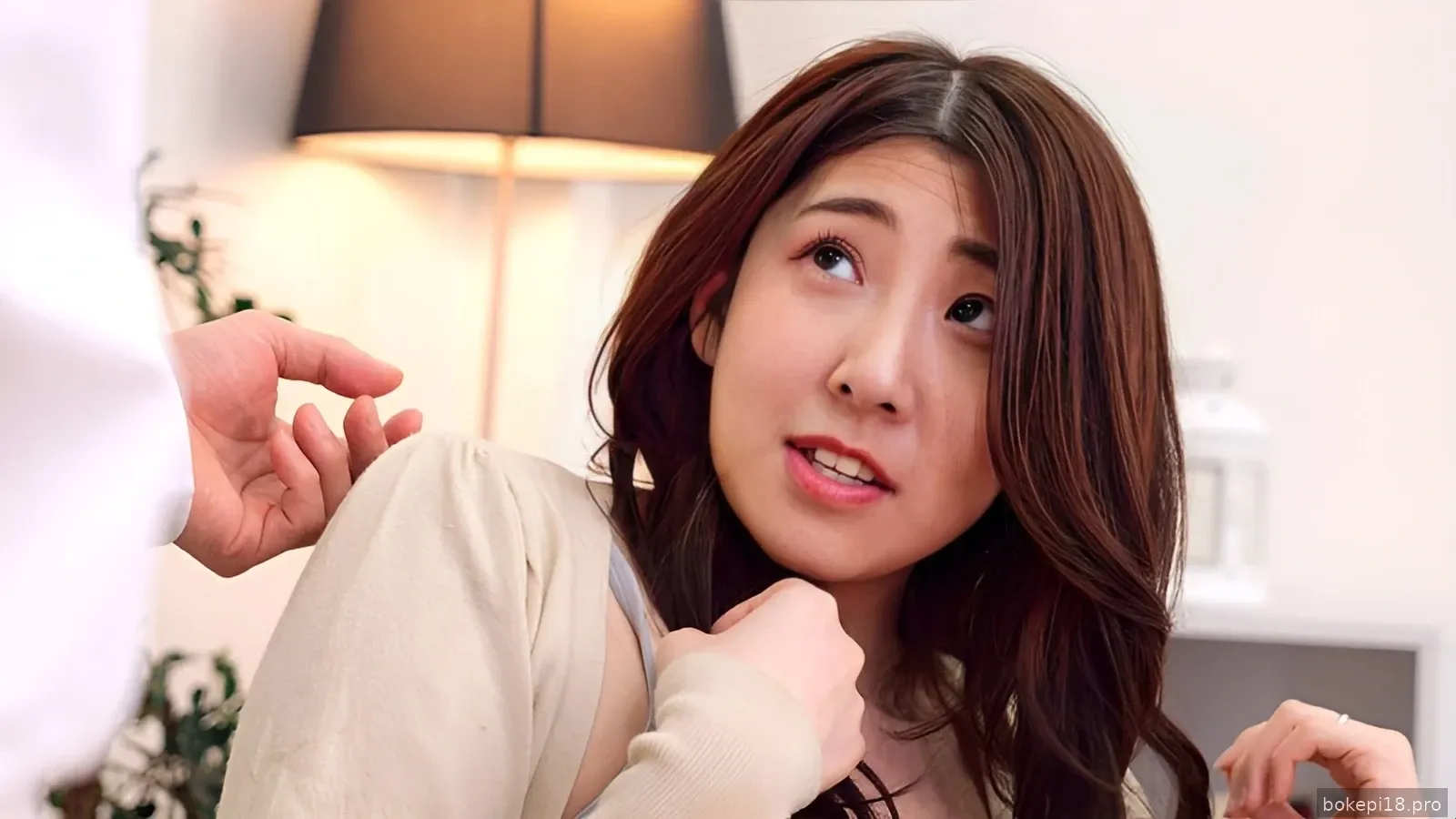 BASJ-010 Mengkhianati suaminya karena dia lebih mencintai pekerjaannya daripada istrinya