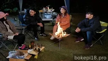 Berkemah dengan sahabatku dan istrinya