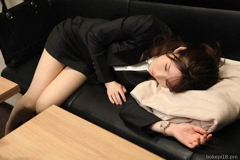 MSFH-015 Karyawan yang mabuk itu dibawa pulang oleh bosnya dan itulah akhirnya