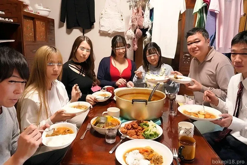 HUNTB-630 Kehidupan sehari-hari di sebuah rumah kecil dengan gadis-gadis cantik