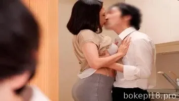 Bawa temanmu pulang untuk menidurimu...