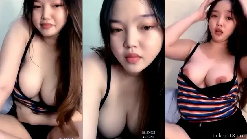 Gadis-gadis muda suka memamerkan payudaranya