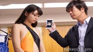 Memperkosa sepupunya dengan video masturbasi