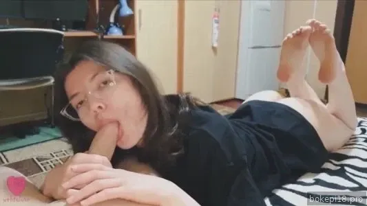 Kamu mengisap penisku dengan sangat antusias