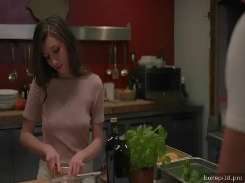 Adakan pesta dan perkosa seorang gadis cantik