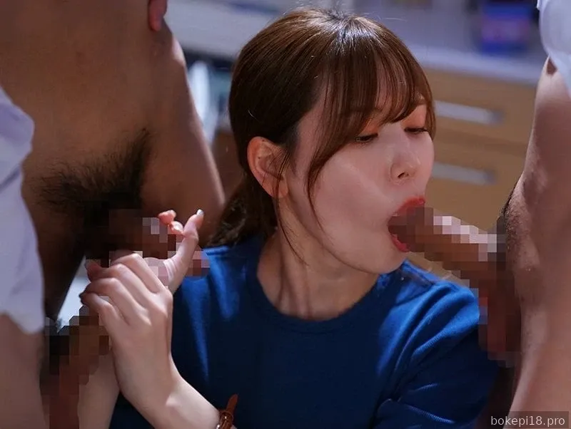 ATID-495 Guru perempuan itu sedang melakukan masturbasi ketika dia ditemukan