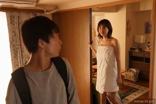 Di rumah bersama adik perempuan pacarmu yang seksi