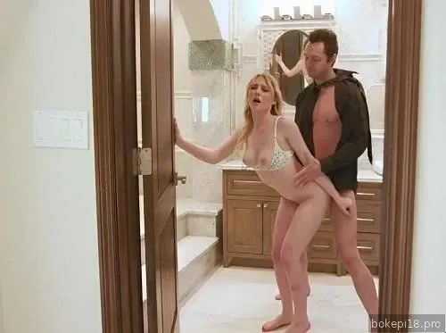 Istri penuh nafsu di rumah diam-diam menggoda pegawai periklanan.....